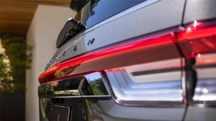 Lincoln Navigator 2022 ra mắt, trang bị công nghệ lái bán tự động 16