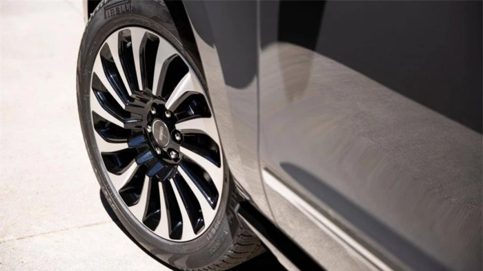 Lincoln Navigator 2022 ra mắt, trang bị công nghệ lái bán tự động 18