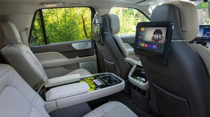Lincoln Navigator 2022 ra mắt, trang bị công nghệ lái bán tự động 9