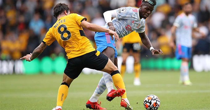 MU thắng Wolves nhờ trọng tài 'tha' Pogba?