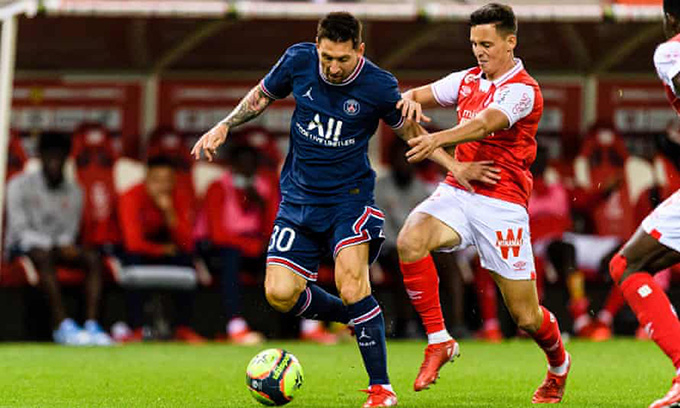 Messi và 30 phút làm quen nước Pháp