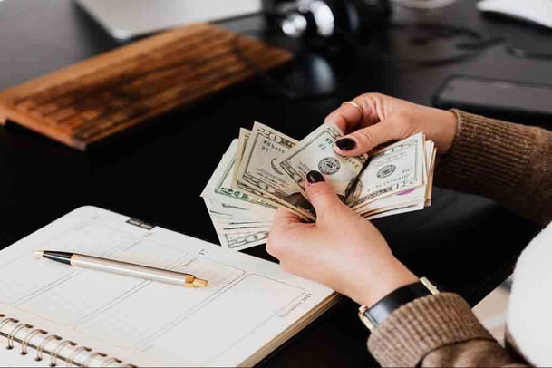 10 thói quen xấu mà 90% những người hay “rỗng túi” đều mắc phải