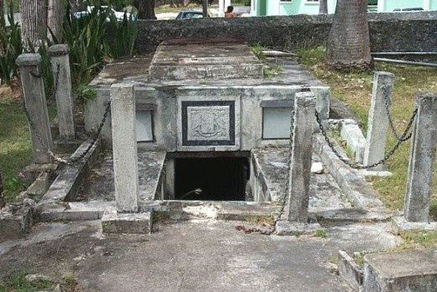 Bí ẩn chiếc 'quan tài di chuyển' tại căn hầm 'ma ám' ở Barbados: Những người chứng kiến thấy lạnh sống lưng!
