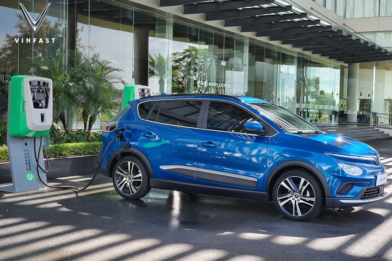 Hé lộ hình ảnh thực tế của VinFast VF e34, giá 690 triệu đồng tại Việt Nam