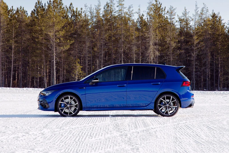 2. Volkswagen Golf R.