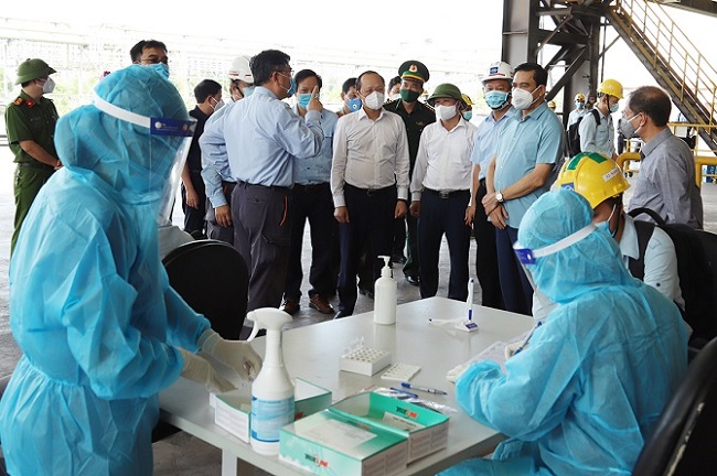 Ghi chép: Sải bước dài cùng nhân dân phòng chống dịch bệnh ở Hà Tĩnh