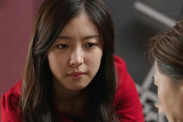 Lo tiền chữa bệnh cho mẹ ốm bệnh nhưng sau khi ra viện, con gái không giữ được bình tĩnh khi nghe 1 quyết định của bà