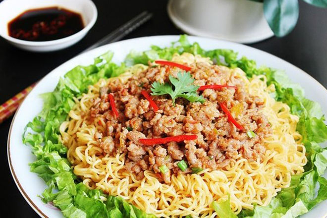 Ở nhà mùa dịch: Chống ngán với 4 kiểu biến tấu mì gói vừa ngon vừa cực dễ làm