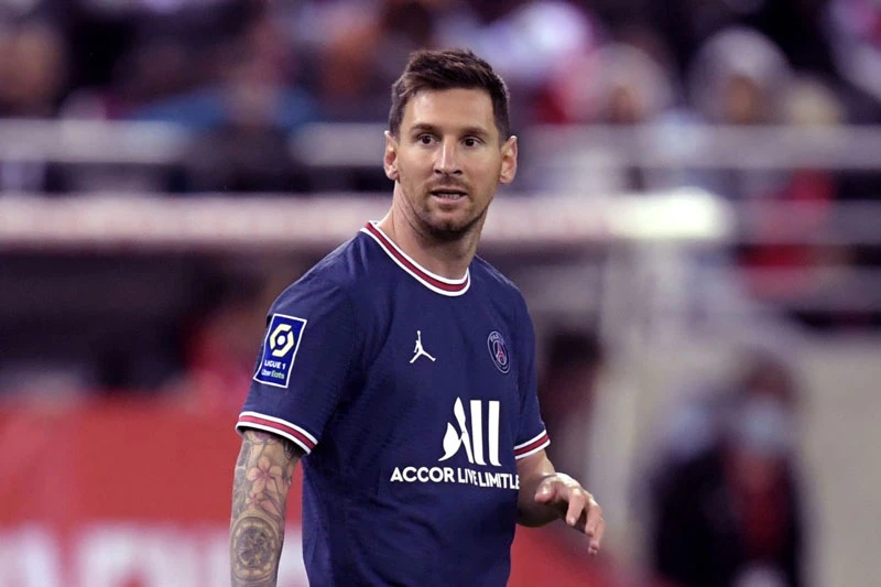 1. Lionel Messi (Barcelona đến PSG, chuyển nhượng tự do).