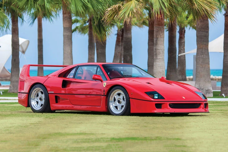 10. Ferrari F40 (giá: 1.200.000 USD).