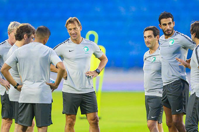 HLV Saudi Arabia kêu trời vì sợ đội nhà chịu bất lợi khi gặp ĐT Việt Nam