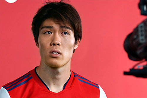 Arsenal mua hậu vệ người Nhật Bản từ Serie A