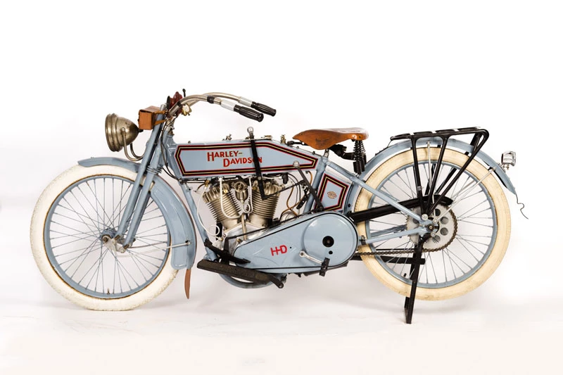 1. Harley-Davidson 11F 1915.