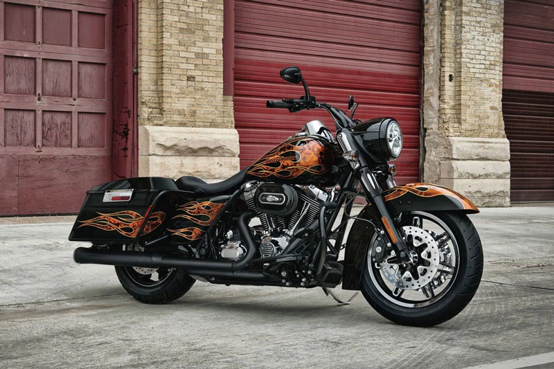 6. Harley-Davidson FLHR Road King 2012.