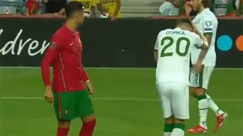 Ronaldo thoát thẻ đỏ dù tát cầu thủ đối phương