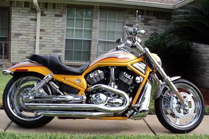 7. Harley-Davidson VRSCSE2 2006.