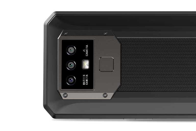 Smartphone 3 camera sau, pin 10.000 mAh, giá hơn 3 triệu đồng