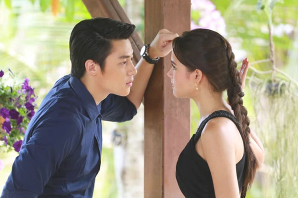 Chồng sẵng giọng mắng vợ "không biết gì ngoài vâng dạ", cô liền có màn đáp trả khiến anh "á khẩu" không thốt lên lời