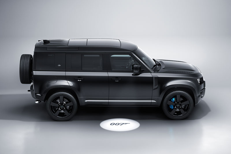 Khám phá Land Rover Defender V8 Bond Edition, giới hạn 300 chiếc