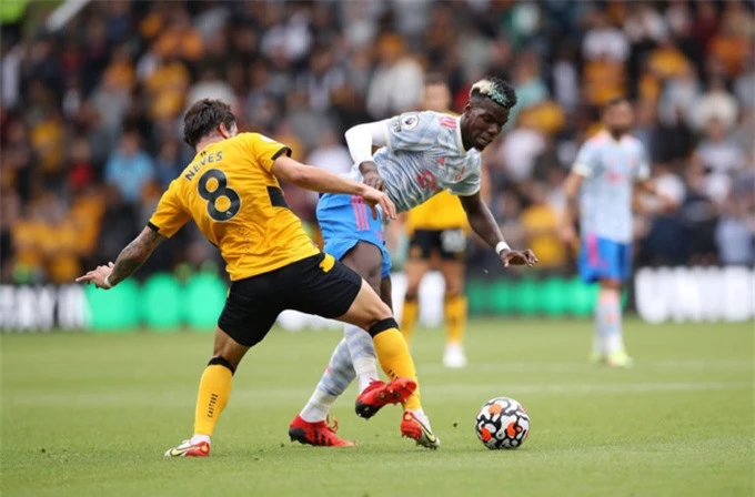 Pogba thi đấu khá chật vật ở trận đấu với Wolves