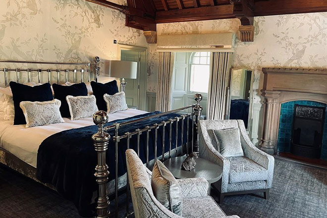 Khách sạn cổ có giường trị giá gần 14.000 USD