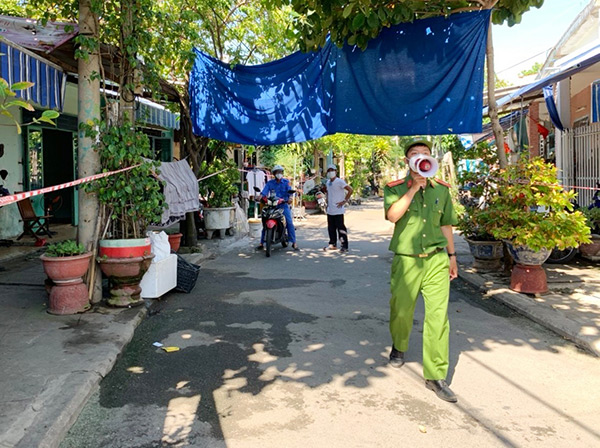 Đà Nẵng: Đề xuất áp dụng mọi nhà “cửa đóng, then cài” ở các vùng đỏ