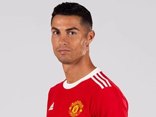 Neville: 'MU không nên để Ronaldo làm đội trưởng'