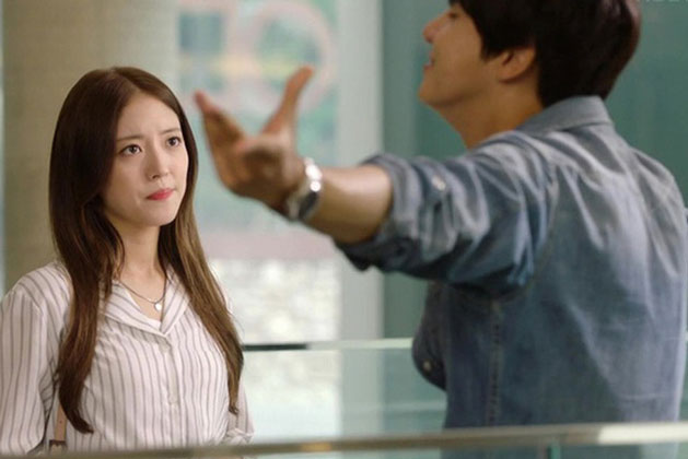 Em vợ dẫn bạn gái đến chơi, anh rể vô tình nghe được chuyện "hoang đường", lập tức đuổi thẳng cậu ta ra khỏi nhà