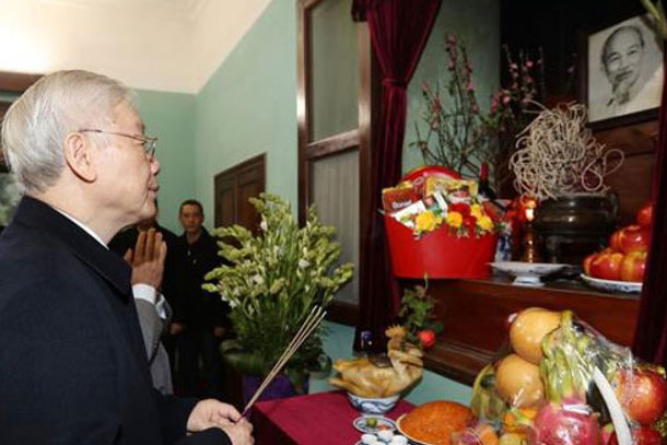 Tổng Bí thư Nguyễn Phú Trọng dâng hương tưởng niệm Chủ tịch Hồ Chí Minh