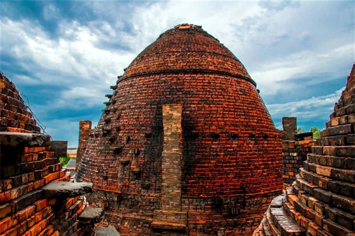 ‘Vương quốc đỏ’ trăm tuổi ở miền Tây đẹp mơ màng với các ‘tòa tháp’ cổ - 5