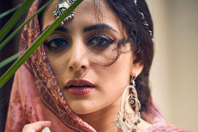 Nhan sắc nữ diễn viên Bollywood đăng quang Hoa hậu Quốc tế Ấn Độ 2021