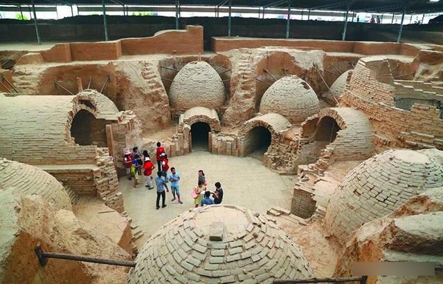 Bí ẩn bên trong lăng mộ nghìn năm tuổi, đồ sộ hơn cả lăng mộ của Từ Hi Thái hậu