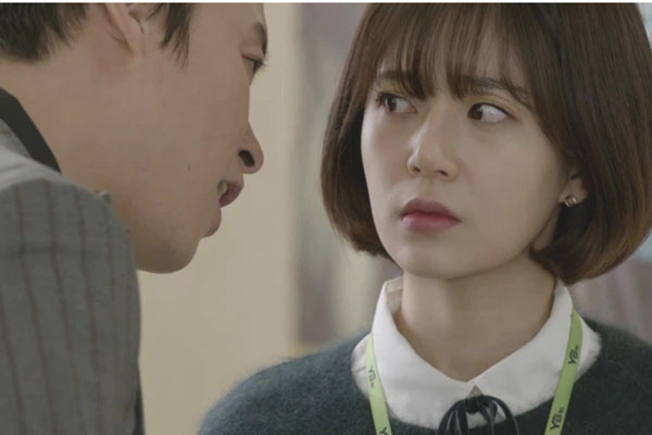 Muốn vào nhà bạn gái chơi nhưng cửa vừa mở, người đàn ông đã "chết sững" vì cảnh tượng không ngờ tới, quay đầu bỏ đi luôn