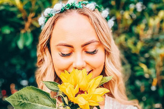 Cô gái kết hôn với chính mình, thách thức kỳ vọng hôn nhân trước tuổi 30 ở phụ nữ