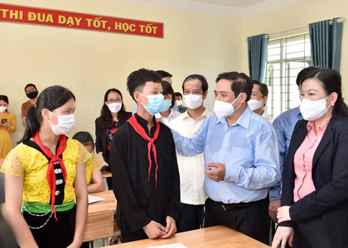 Cần tiếp tục chăm lo tốt hơn để đáp ứng nhu cầu học tập của con em đồng bào các dân tộc