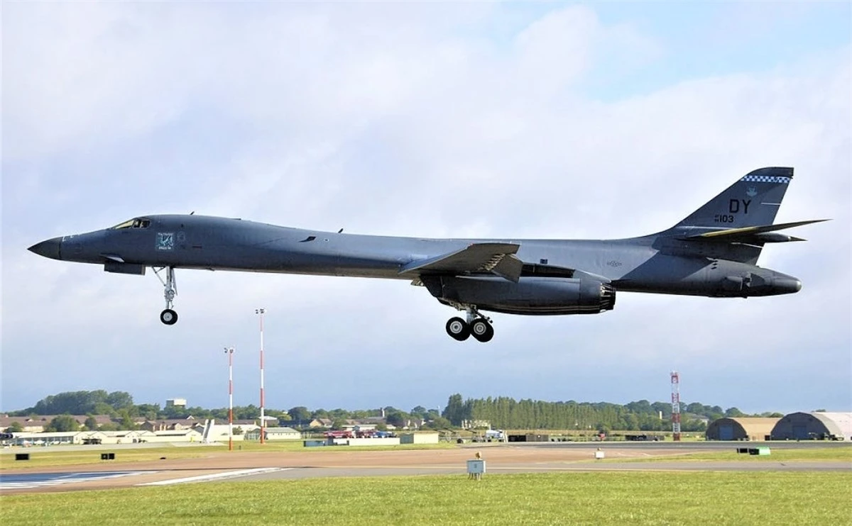 So với “đồng nhiệm” B-1B Mỹ, Tu-160 vượt trội về nhiều tiêu chí. Nguồn: wikipedia.org