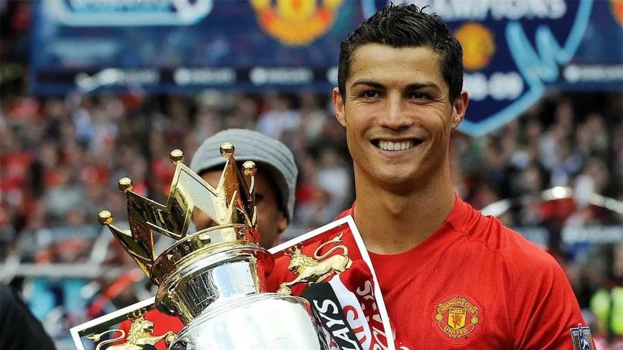 Cristiano Ronaldo từng cùng MU đoạt 3 chức vô địch Premier League