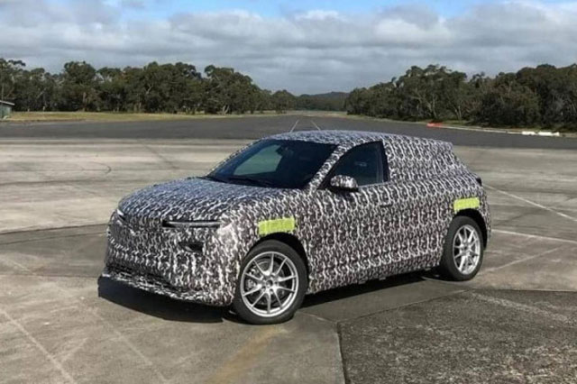 VinFast VF e35 bất ngờ lộ diện trên đường thử