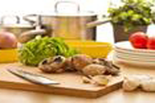 Nguy cơ mắc bệnh từ 4 vật dụng quen thuộc trong nhà bếp