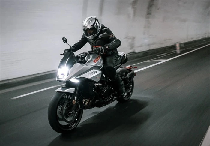 Ra mắt mô tô đường phố Suzuki Katana 2021, động cơ 1.000 cc 6