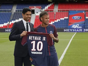 PSG tiêu tốn gần nửa tỷ euro cho Neymar