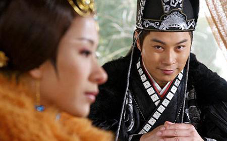 3 thái giám giả làm chao đảo triều đình phong kiến Trung Quốc: 1 nhòm ngó khắp hậu cung, 1 tư thông với thái hậu, kẻ thứ 3 còn to gan hơn nữa