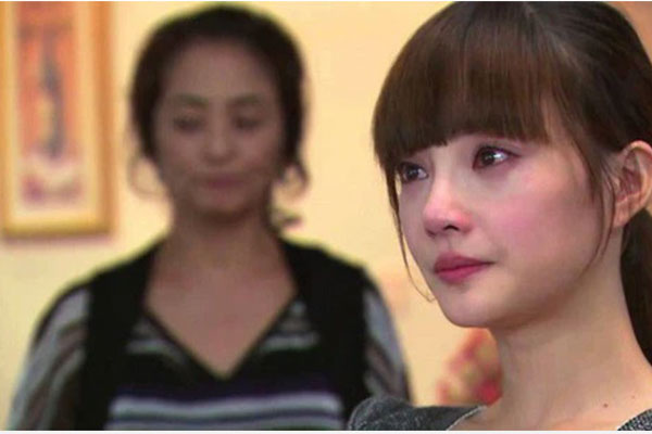 Bị mẹ chồng đuổi khỏi nhà, về đến nhà ngoại, cảnh tượng xuất hiện ngay cổng khiến cô bật khóc