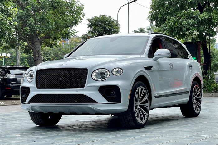 Những mẫu SUV hơn 10 tỷ đồng mới được đưa về Việt Nam