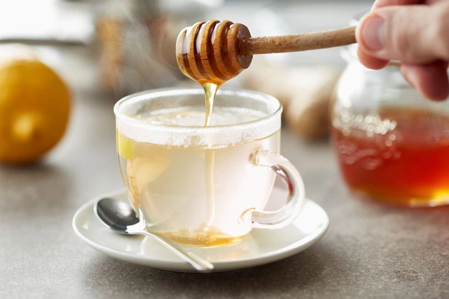 Nếu bắt đầu bữa sáng với một ly nước mật ong, nó sẽ khiến thận làm việc nặng nề.