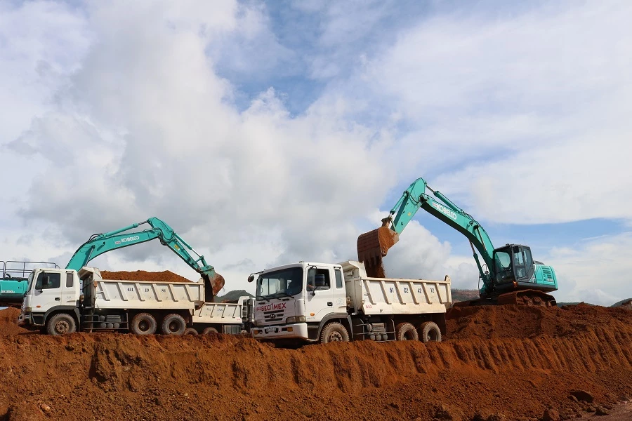 Máy móc đang thi công trên công trường dự án Khu công nghiệp Becamex VSIP Bình Định. (Ảnh: binhdinh.gov.vn)