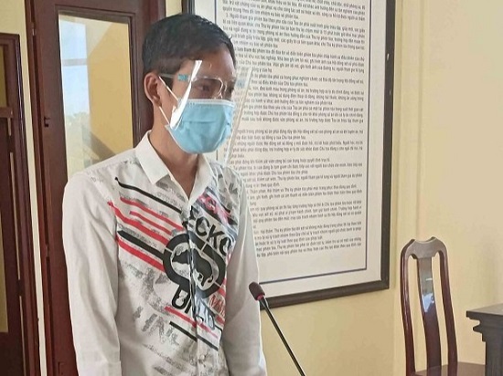 Đánh cán bộ công an trong khu cách ly, lĩnh án tù 1 năm