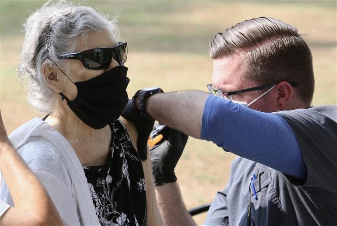 COVID-19 sáng 8/9: Thêm 7.700 ca tử vong; Mỹ tung chiến lược mới chống biến thể Delta