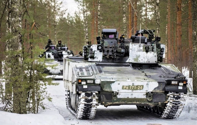 CV90 được phát triển đặc biệt cho vùng khí hậu cận Bắc Cực; Nguồn: militaryleak.com.
