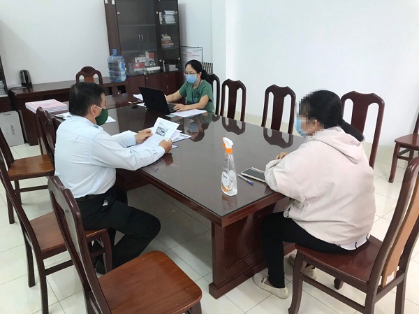 Sau Angela Phương Trinh, thêm 2 tài khoản Facebook đăng tin “giun đất trị COVID-19” bị sờ gáy